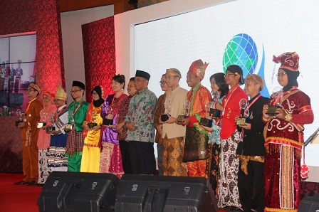 UNAS RAIH JUARA LOMBA KI HAJAR TINGKAT NASIONAL TAHUN 2016