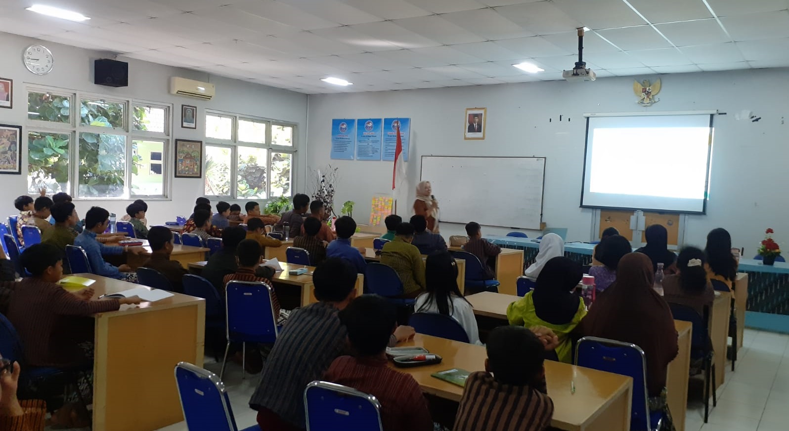 SOSIALISASI ANTI PERUNDUNGAN,KELAS 6 SD MODEL