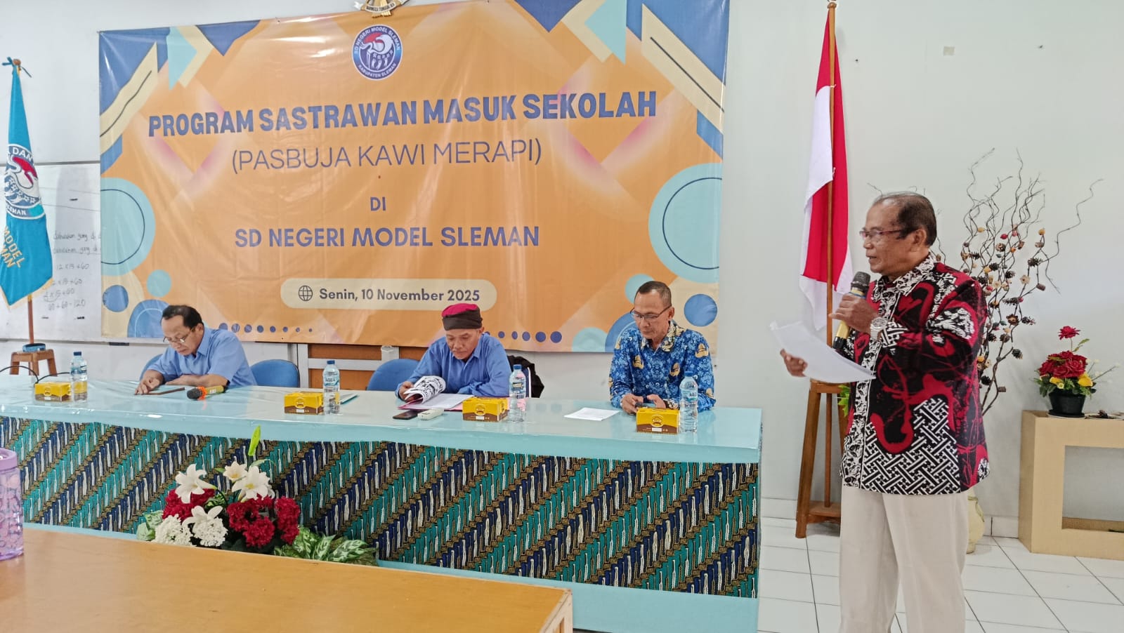 Sastrawan Masuk Sekolah: SD Negeri Model Sleman Latih Siswa Nembang Jawa