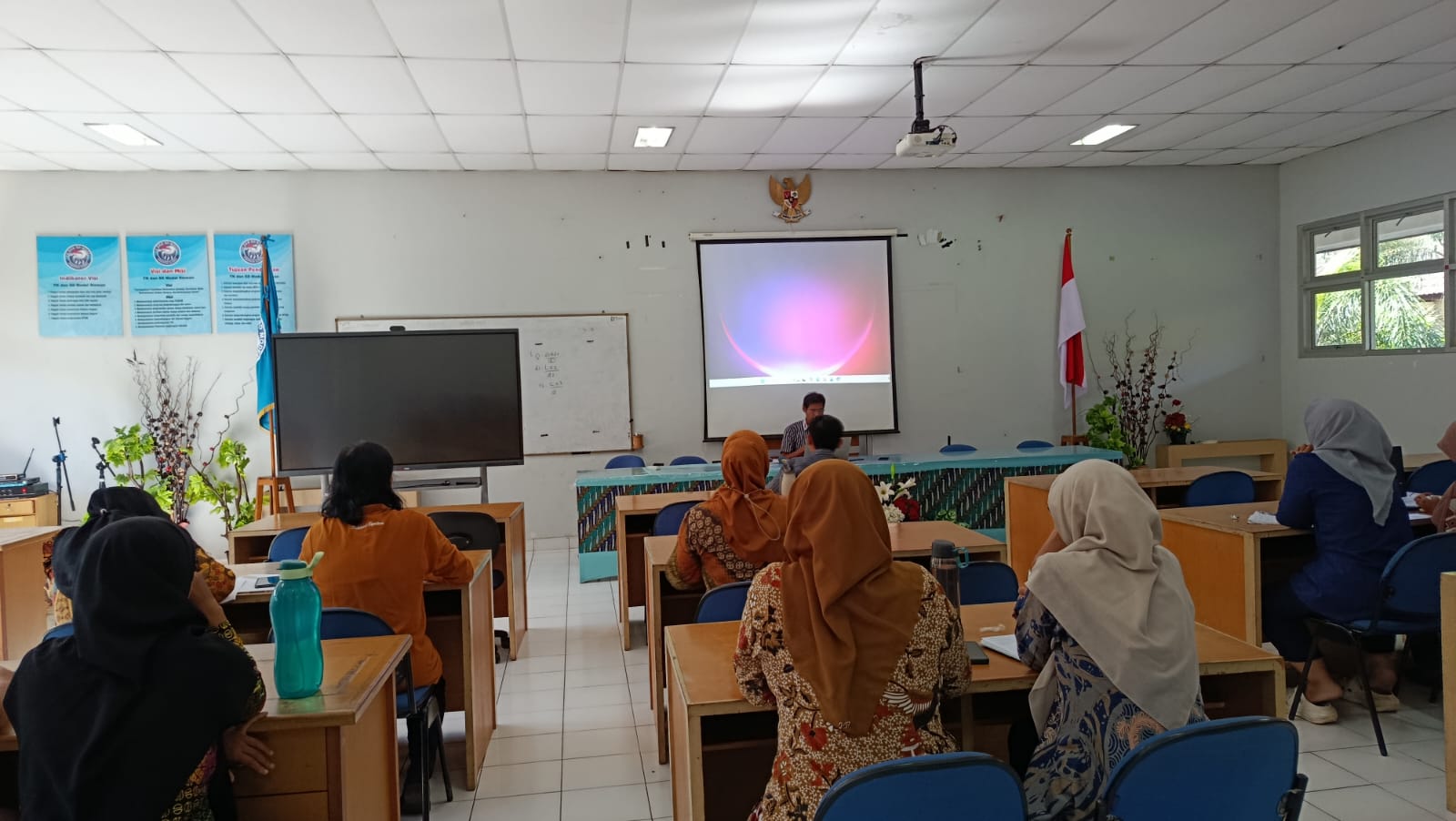 SD Negeri Model Sleman Gelar Rapat Koordinasi Guru dan Staf