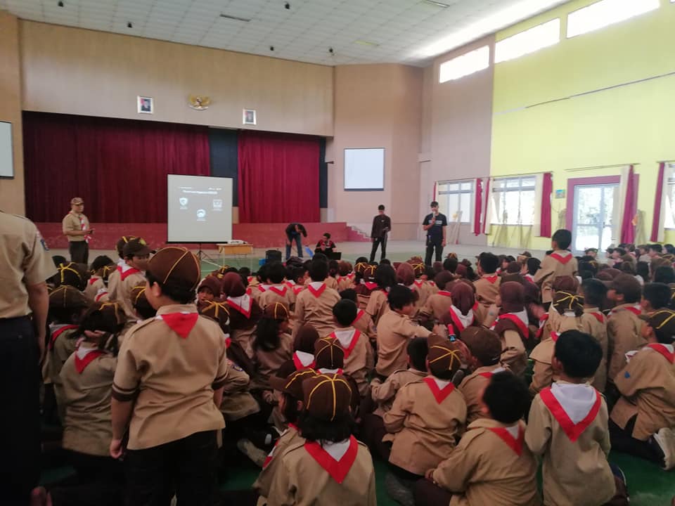 SIMULASI PENANGANAN BAHAYA ULAR