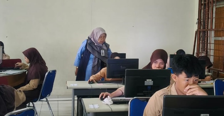 IBU SRI MARYATI LAKUKAN MONEV TO ASPDBK TAHUN 2025 DI SD MODEL SLEMAN