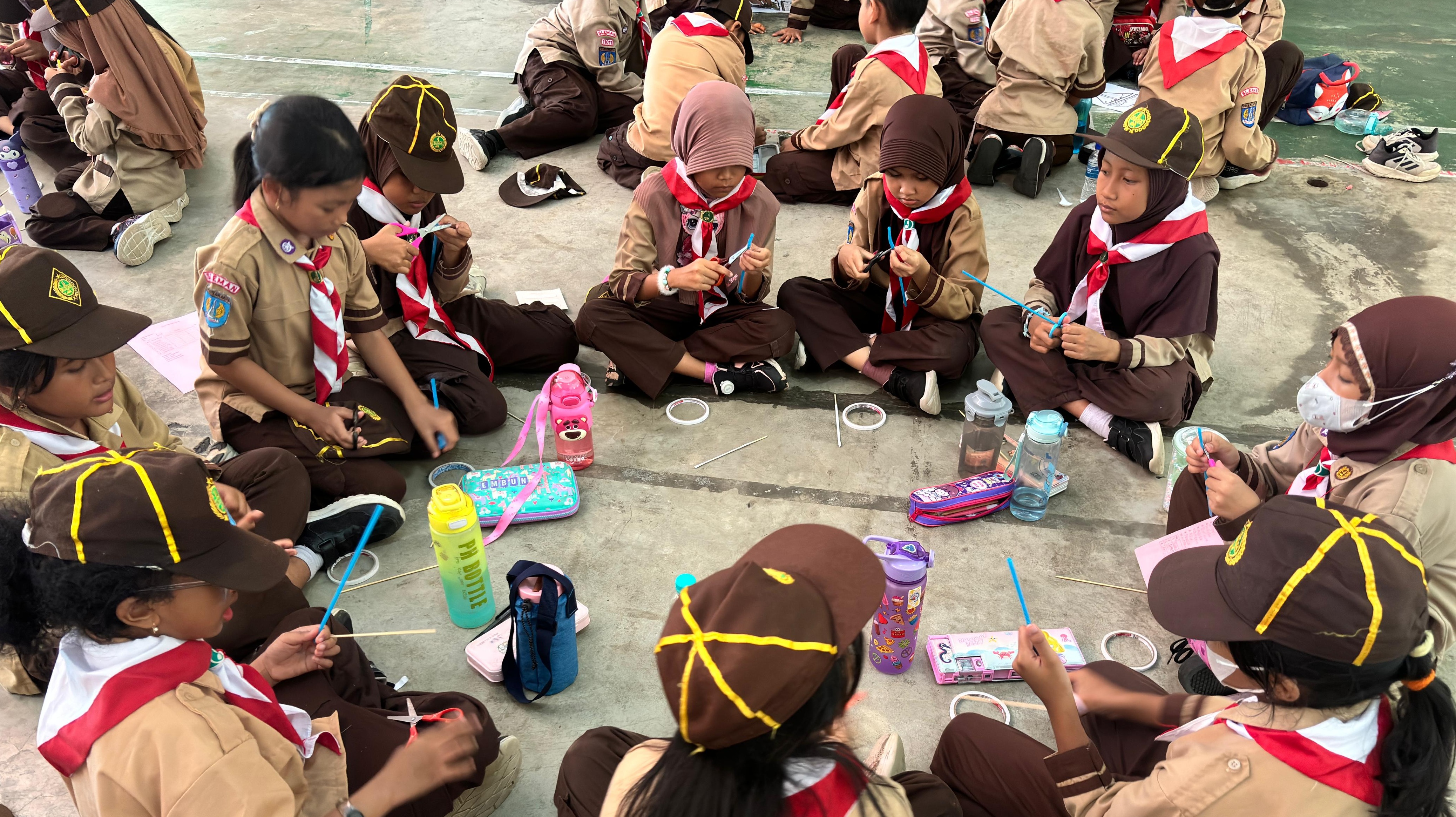 Pesta Siaga SD Model Sleman 2025: Semangat, Kekompakan, dan Kreativitas Menyatu dalam Keceriaan Siaga Idol dan Permainan Edukatif