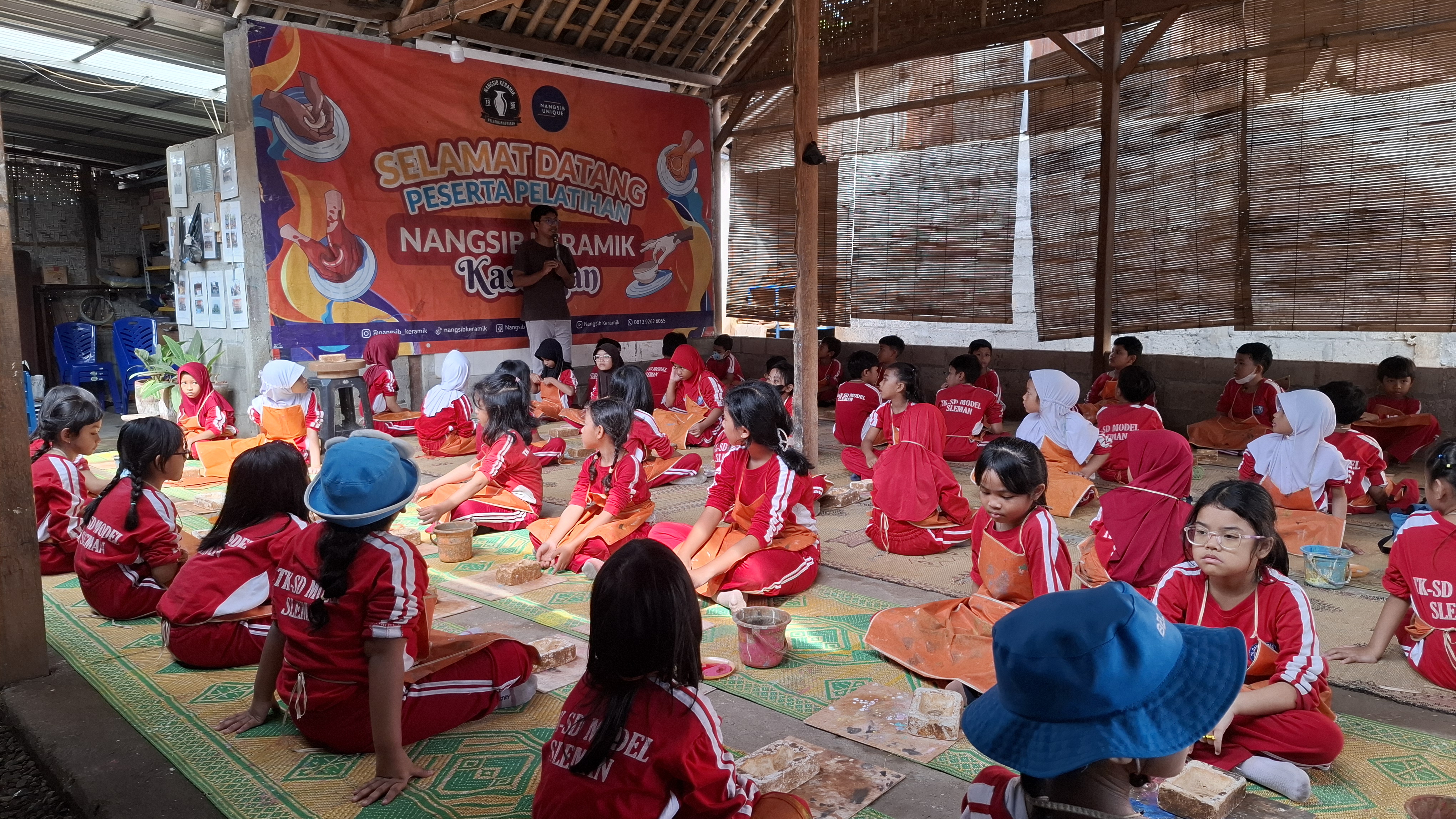 Siswa Kelas 1 SD Model Sleman Belajar Sambil Bermain di Desa Wisata Kasongan