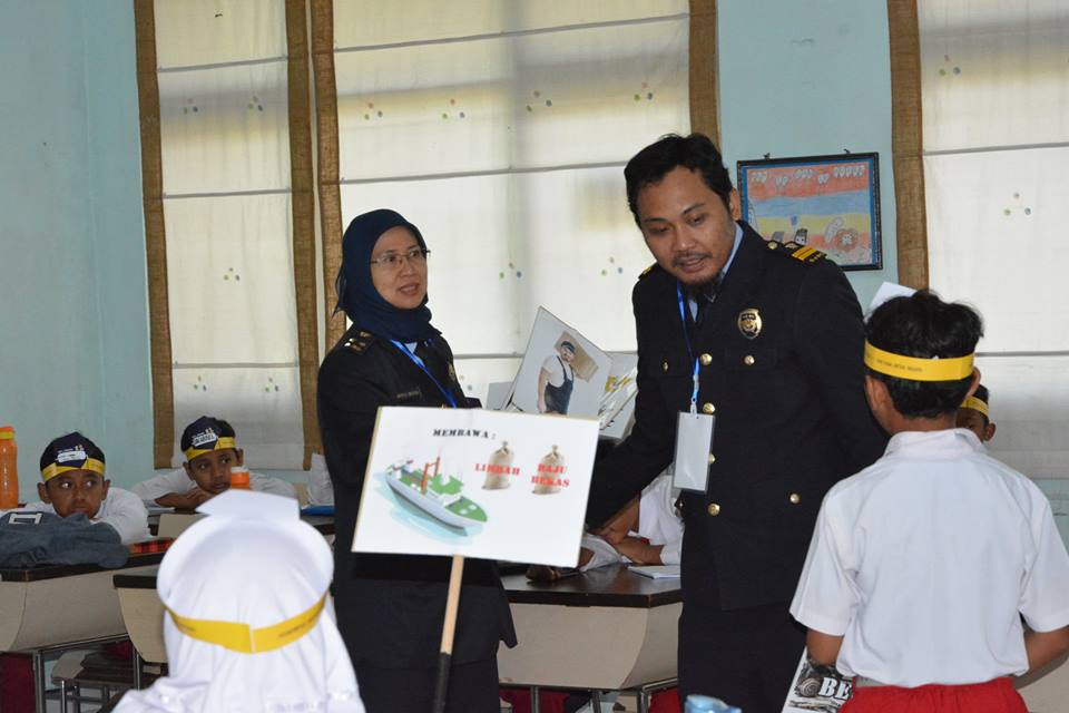 KEMENKEU RI MENGAJAR DI SD MODEL SLEMAN