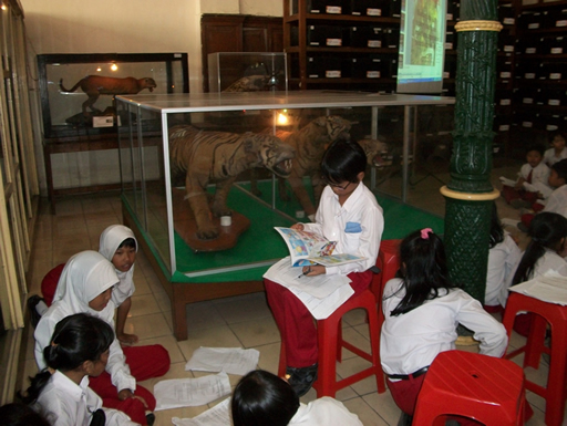 PEMBELAJARAN DI MUSEUM BIOLOGI