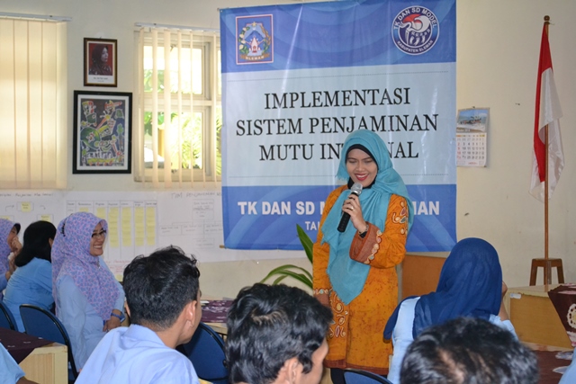 MOTIVASI UNTUK GURU OLEH BUNDA CINTA