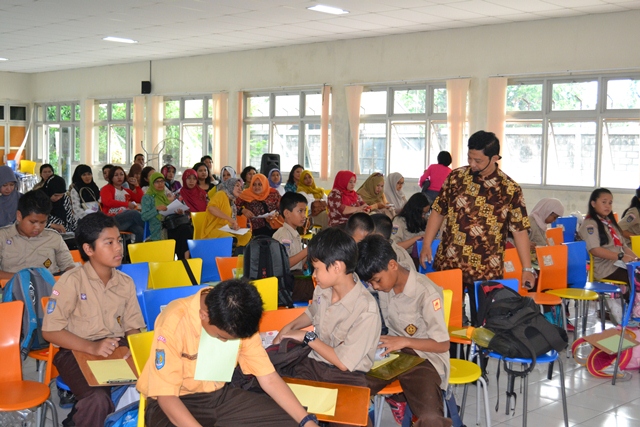 SISWA SD MODEL DIBERI MOTIVASI SEBELUM IKUTI UN