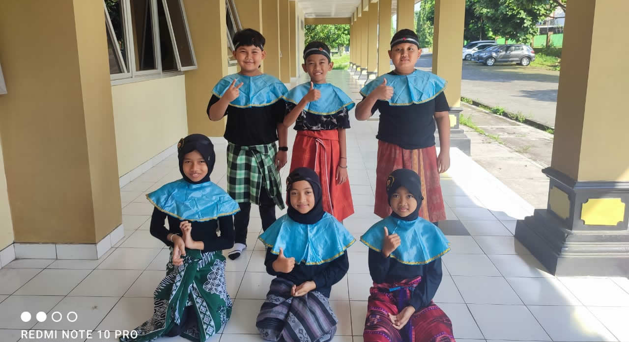 PRAKTEK TARI KELAS 3 SD MODEL SLEMAN