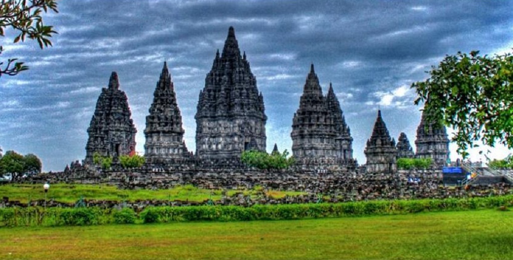 OUTING KE PRAMBANAN