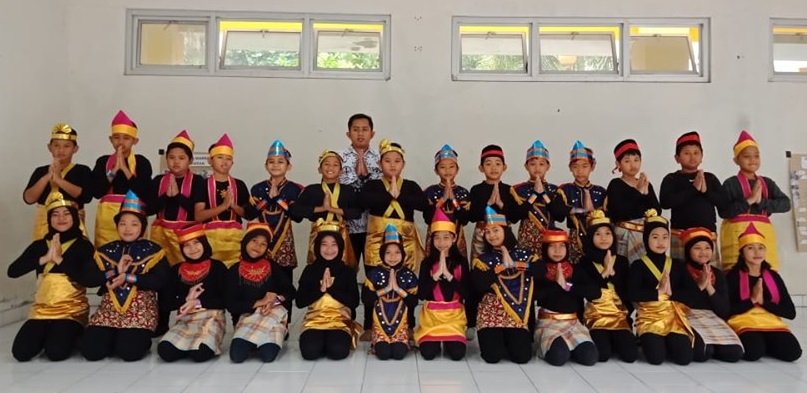 KREASI TARIAN BUNGONG JEUMPA SISWA KELAS IV
