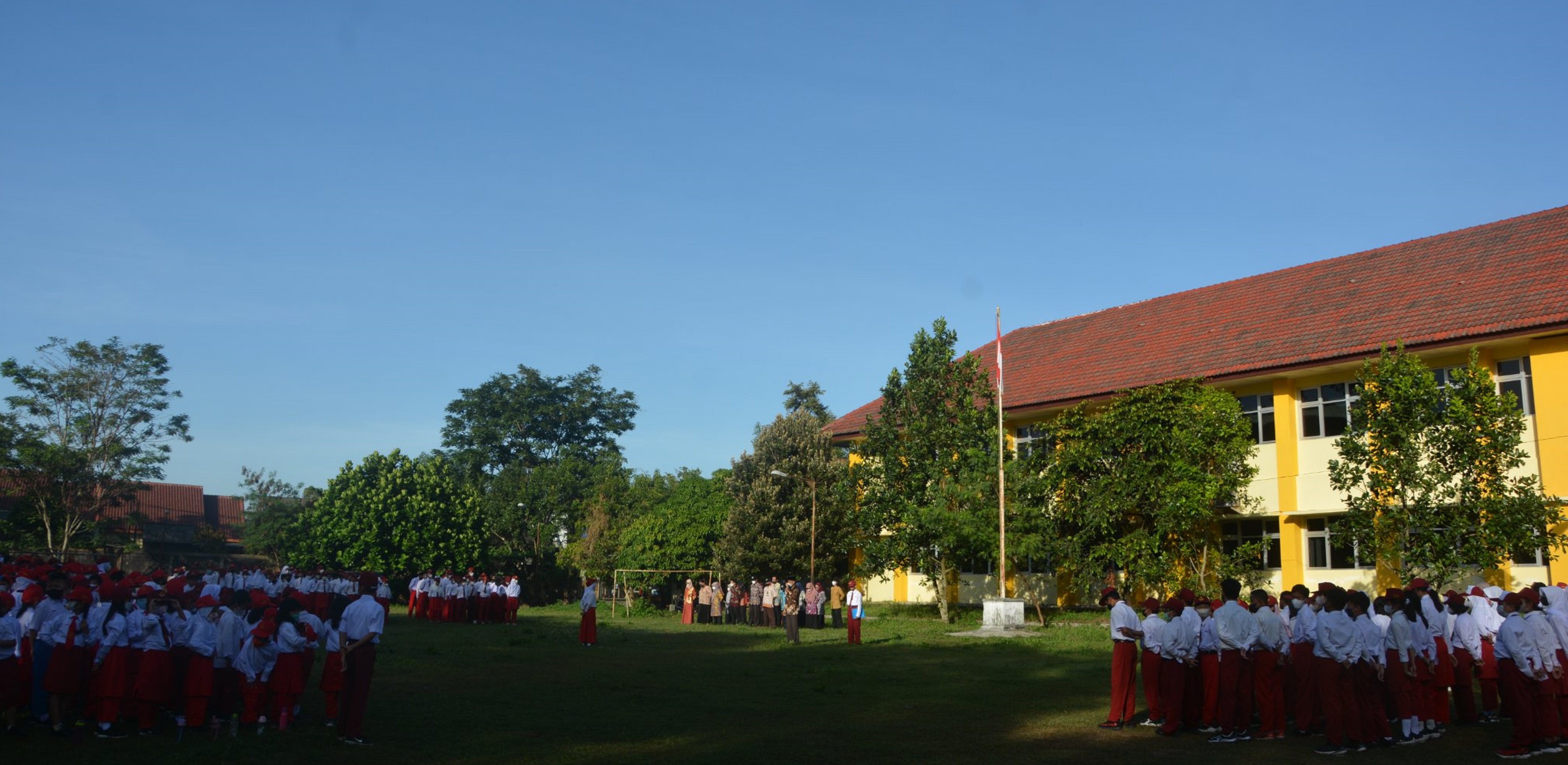 UPACARA PERDANA DI TAHUN AJARAN BARU
